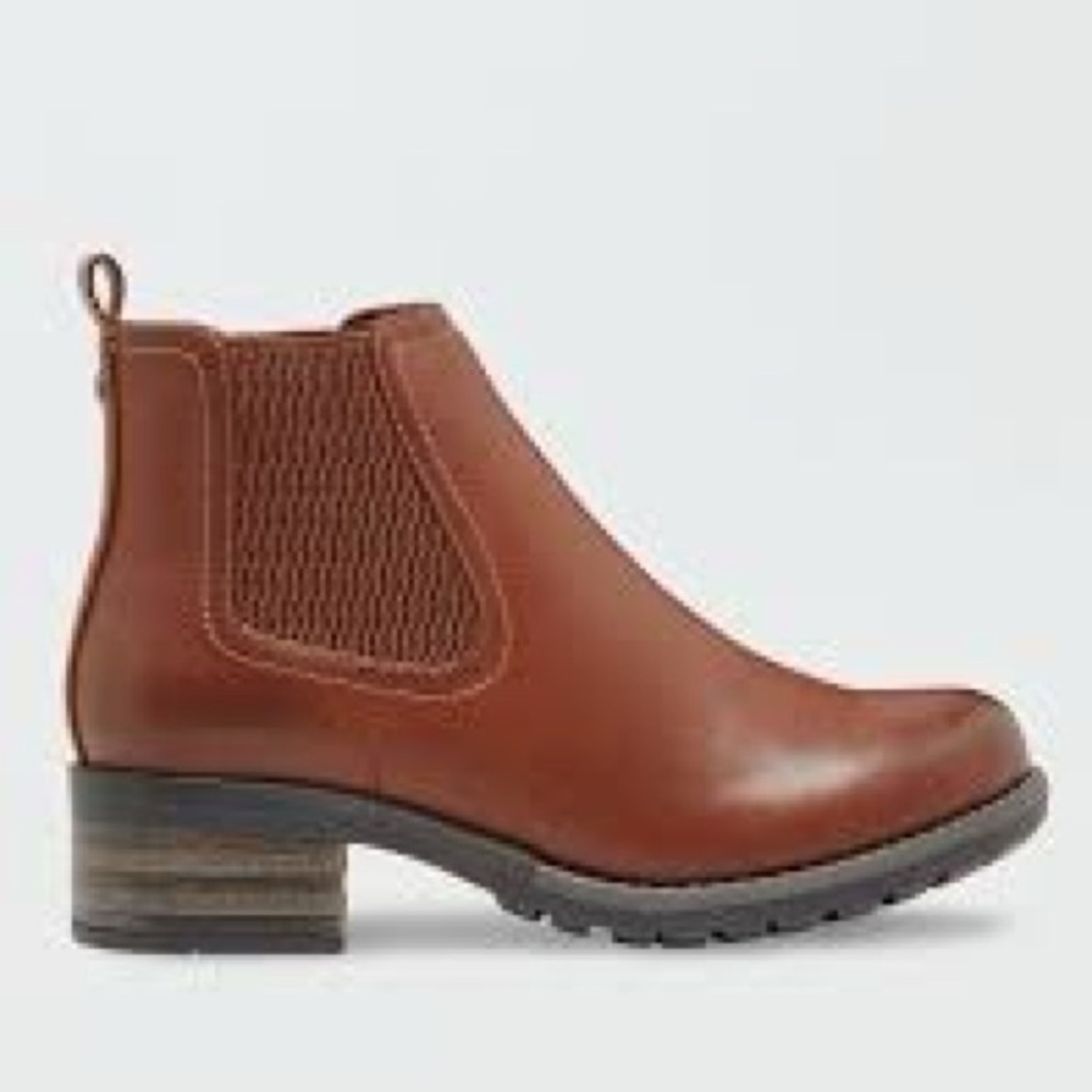 Eastland Chestnut Leather Chelsea Boots